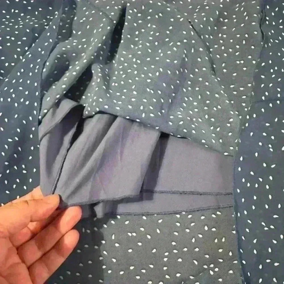 NWT Flowy Blue Mid Calf Dress. V-neck. Smocked Waist. Lined. Sz Medium - Picture 5 of 8